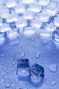 蓝色背景的冰雪立方体冰块寒冷寒意水晶水滴冰箱图片