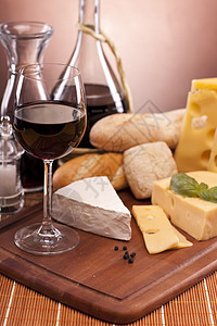 奶酪和葡萄酒配制多样性美食饮料小吃作品玻璃牛奶农场盘子桌子图片
