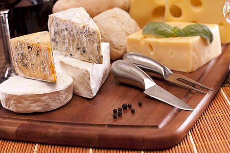 奶酪和葡萄酒配制作品生活美食盘子多样性食物小吃牛奶饮料农场图片