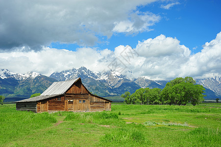 山边小屋图片