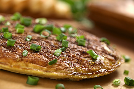 西班牙语 Tortilla 煎蛋卷土豆小吃洋葱油炸水平蔬菜食物美食营养午餐图片