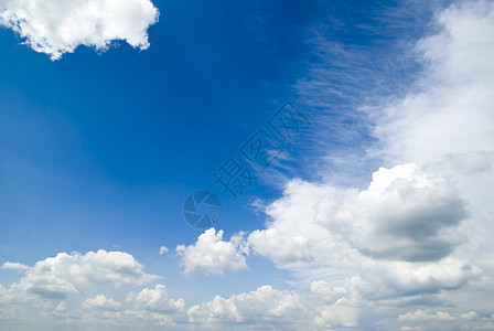 云气候阳光天蓝色季节积雨沉淀蓝色环境水分云景图片