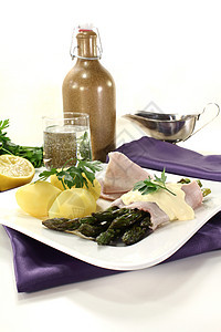 新鲜树脂土豆黄油蔬菜香菜火腿地方套餐设置芦笋食物图片