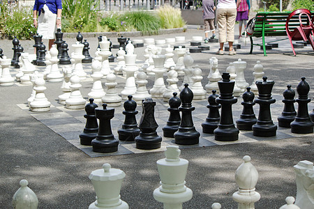 门外象棋游戏 瑞士日内瓦Bastions公园棋子典当木板竞赛玩家场地堡垒智力黑色公园图片