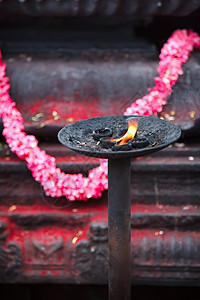 印度教寺庙燃烧的火焰图片