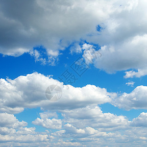 天空沉淀天蓝色环境蓝色积雨天气阳光气氛阴霾晴天图片