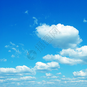 天空天蓝色阴霾晴天阳光水分气氛蓝色环境积雨气候图片