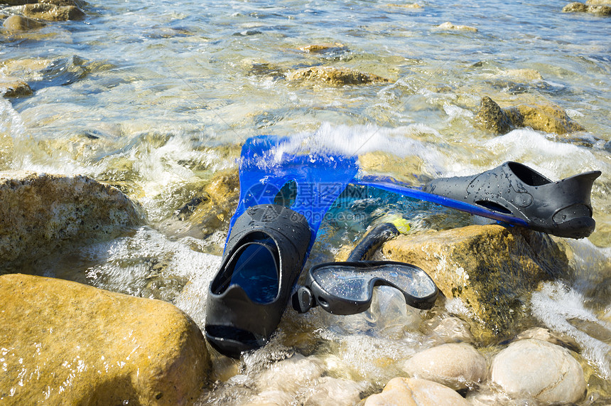 岸上潜水艇面具泳鳍呼吸管海洋潜水眼镜运动拖鞋水平闲暇图片
