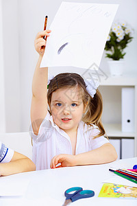 女孩和学习孩子铅笔学校知识青年桌子女学生工作婴儿笔记本图片