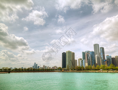 芝加哥市中心 阳光明媚的白天IL市中心天空景观支撑建筑旅游场景海岸线天际旅行图片