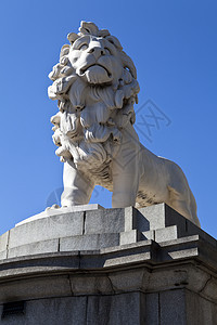 威斯敏斯特桥上的Coade Coade石石狮旅行旅游观光历史城市英语雕像艺术石头地标图片