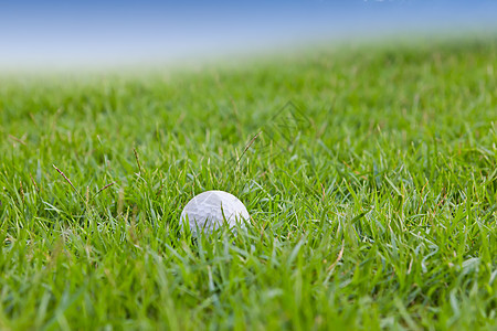 草地上高尔夫球曲线爱好空白绿色运动俱乐部物品游戏竞赛圆圈图片