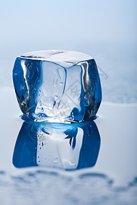 融化冰块立方体冰箱反射调子冻结环境水分生态液体蓝色图片