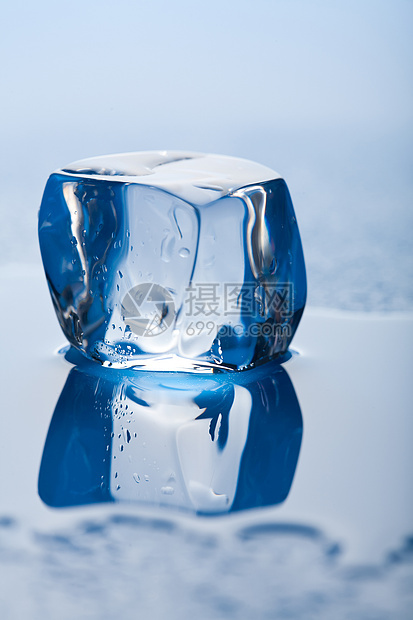 融化冰块立方体冰箱反射调子冻结环境水分生态液体蓝色图片