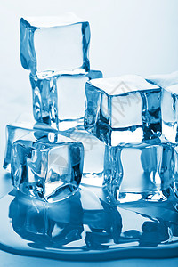 融化的冰块环境水分冰箱调子生态冻结反射白色立方体蓝色图片