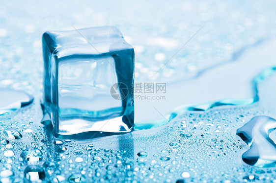 融化冰块冻结调子白色水分反射冰箱蓝色环境液体立方体图片