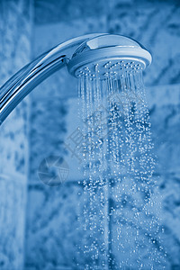 金属淋浴产生的水洒水器卫生水滴浴室运动温泉家庭火花流动液体图片