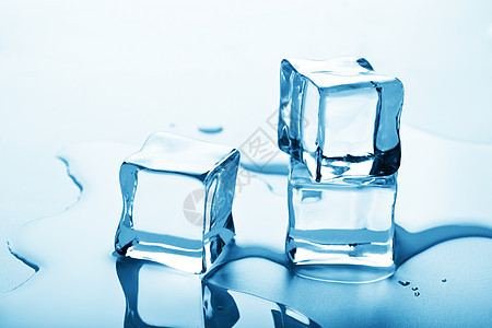 融化的冰块冻结反射冰箱调子液体蓝色立方体环境水分图片