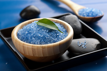 草药盐和温泉石蓝色岩石治疗奢华按摩药品石头木头身体环境图片