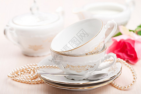 优雅的茶杯咖啡店英语餐具杯子服务饮料盘子制品陶瓷珍珠图片