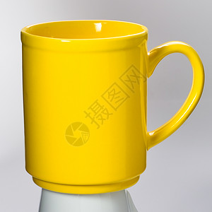 白色背景上孤立的茶杯咖啡杯咖啡阴影陶瓷制品反射杯子餐具时间背景图片