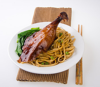 鸭面面食鸭子用餐美食洋葱午餐食物蔬菜菜单盘子面条图片
