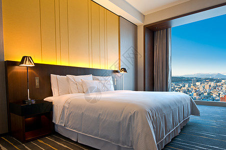 在阳光明媚的一天 顶层房间酒店亚麻天空奢华织物国王桌子地毯丝绸经典图片