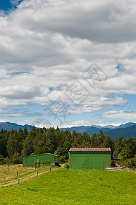 荒野中的仓库植物山脉农民环境场地岩石山峰公园灌木丛乡村图片