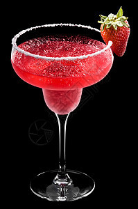 黑色背景面前的草莓玛格丽塔立方体食物果汁酒精反射水果图片