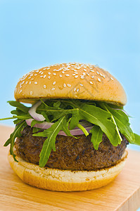 汉堡加洋葱和沙拉面包包子馅饼洋葱牛肉午餐蔬菜营养小吃食物图片