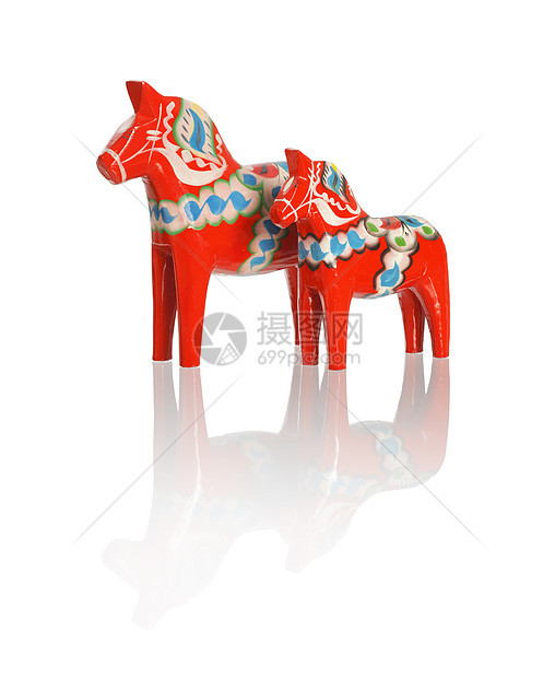 戴卡利马匹红色传统纪念品玩具塑像反射图片