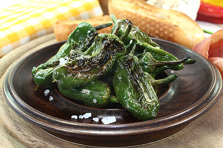 平分体美食小吃辣椒胡椒地方主菜烹饪粗盐起动机生长图片