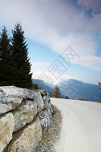 山山公路爬坡速度天空运输旅行农村地平线路线土地车道图片