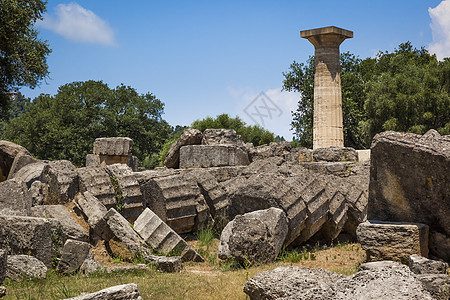希腊奥林匹亚a 希腊博物馆文化旅行历史性游客蓝色古董神话场地天空图片