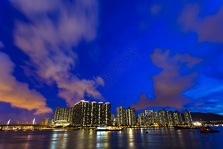 晚上在香港的公寓街区旅行海岸游客天空建筑金融旅游地标运输渡船图片