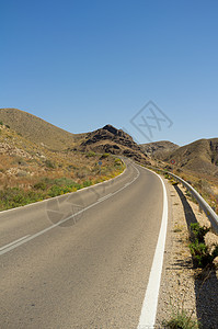 荒沙漠道路旅行干旱砂岩上坡乡村岩石爬坡沥青路线风景图片