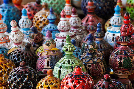 突尼斯灯在杰尔巴岛突尼斯市场手工业玻璃旅行对角线工艺贸易传统灯笼店铺蜡烛图片