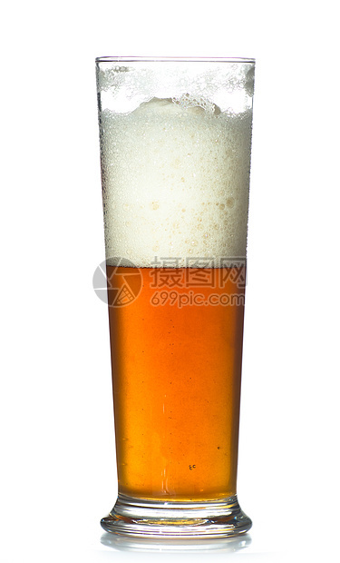 啤酒杯装满冷冰架图片