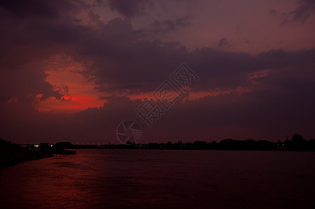 河 海陆和大湖运输村庄航程旅行游客旅游日落天空码头血管图片