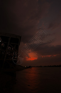 河 海陆和大湖航程村庄血管运输旅行天空渔夫旅游太阳码头图片