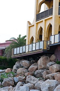以摩洛哥风格建造的摩洛哥式建筑住宅玻璃修剪财产房子窗格酒店窗台控制板窗户图片