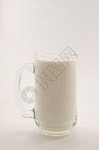 一杯牛奶饮食奶制品早餐杯子液体奶油玻璃食物白色反射图片