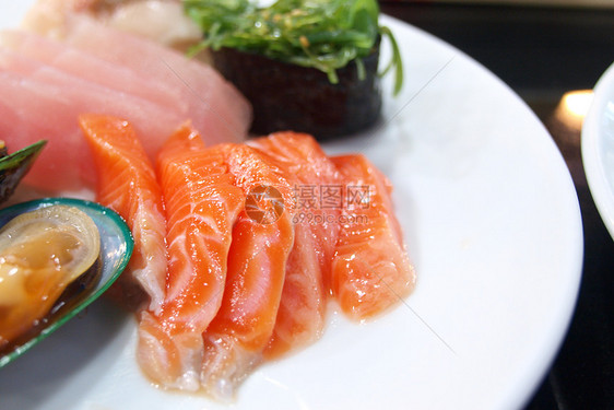 生鱼鱼肉海苔文化美味美食寿司圆度鱼子午餐食物橙子图片