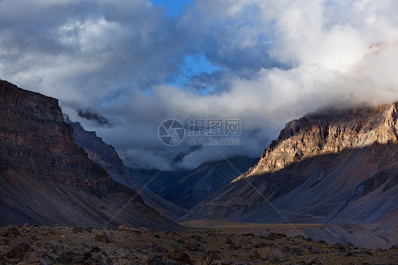 喜马拉雅山日落天空山脉风景阴影灯光图片