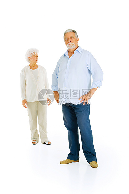 分居的老年夫妇牛仔裤样子女士白色双臂休闲装男人夫妻成年人胡须图片