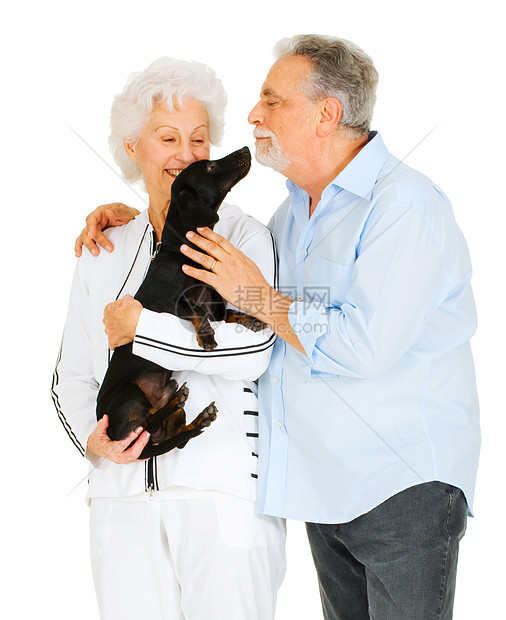 年老的夫妇 带便当的夫妻白色牛仔裤动物男人成年人老年休闲装拥抱胡须图片