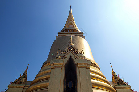 泰国曼谷大宫金塔旅游宗教奢华寺庙建筑蓝色旅行历史天空金子图片