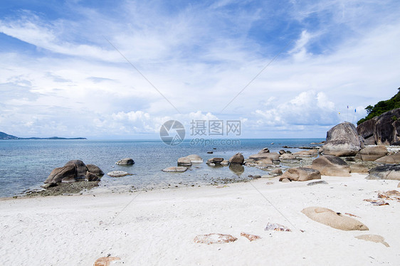 泰国高山水岛 海滩上堆积的岩石异国海湾棕榈蓝色旅游巨石游泳丛林热带支撑图片