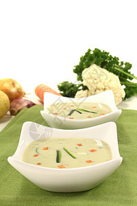 蔬菜汤饮食绿色美食食谱萝卜菜花口味熟食厨房烹饪图片