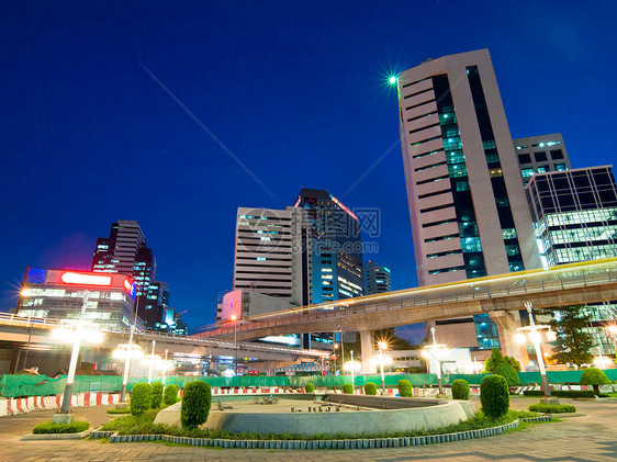 曼谷市中心 泰国曼谷 夜里城市公寓都市商业阴影景观公司高楼摩天大楼旅游图片